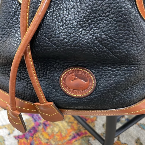 VTG Dooney & Bourke Drawstring Hobo Bag All Weather Leather Black and Tan - Picture 2 of 14